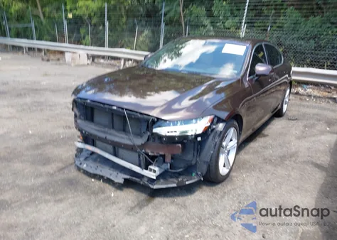 2018 Volvo S90 T5 Momentum z USA, uszkodzony, nr VIN LVY982MK0JP027207